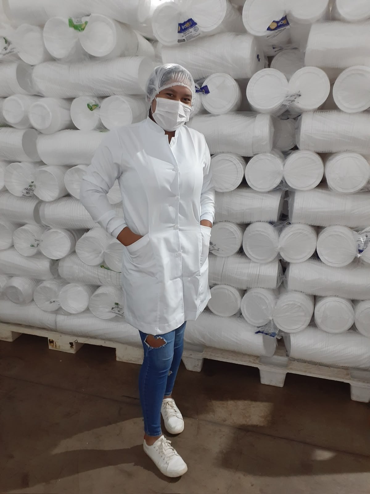 Maressa em unidade de alimentação e nutrição